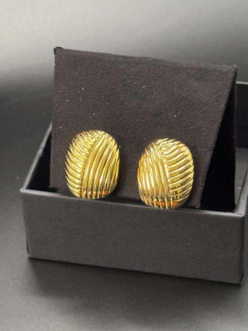 Christian Dior Vintage clip-on earrings